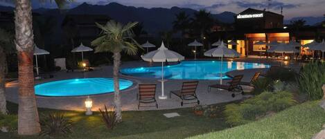 حمّام سباحة خارجي