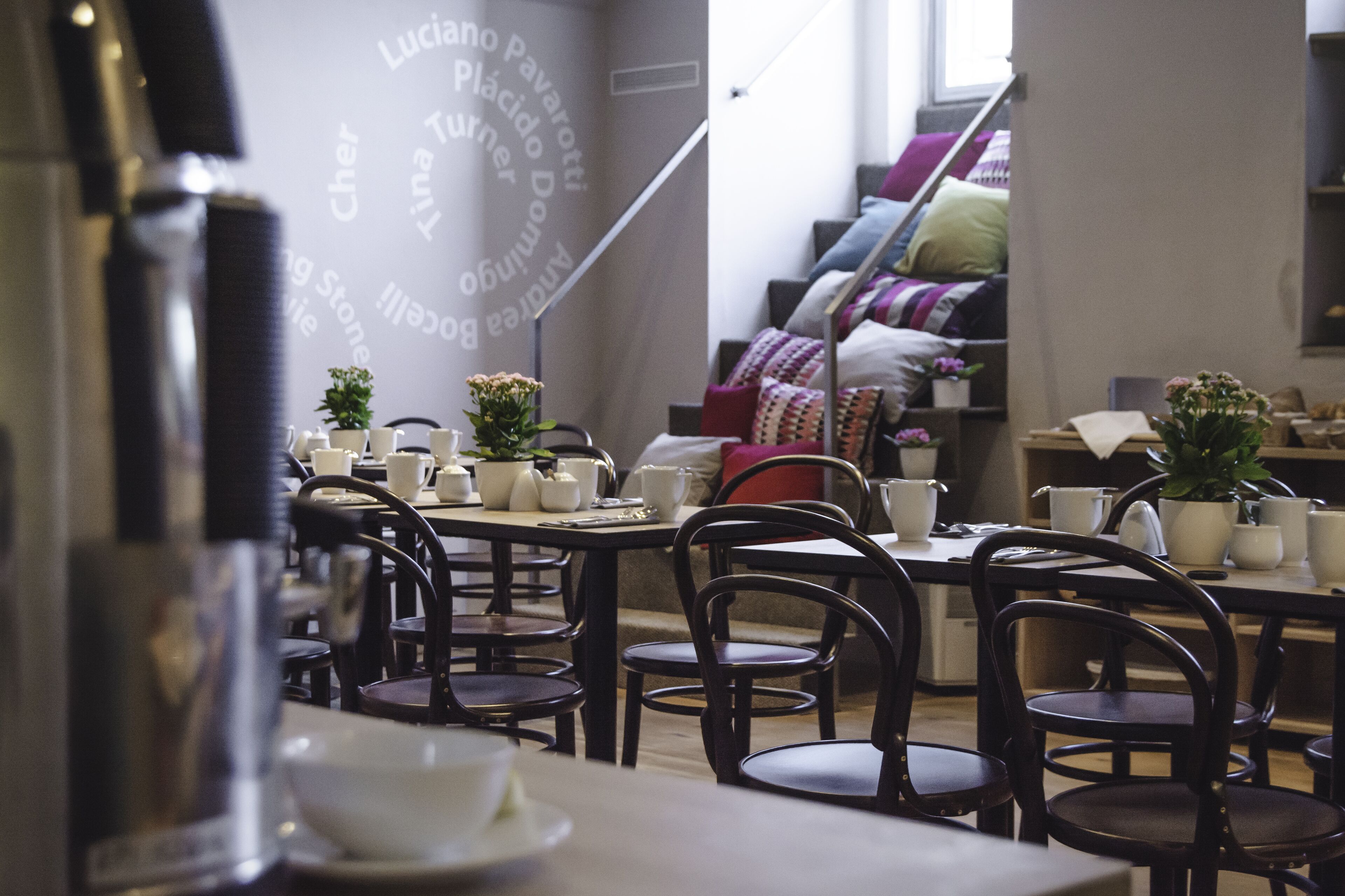 Desayuno buffet (EUR 15 por persona) 