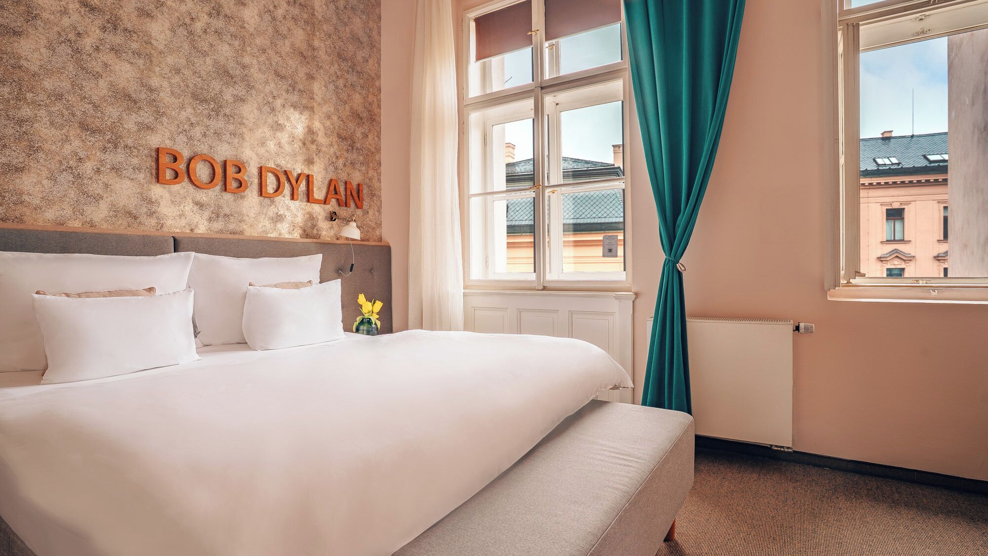 junior suite | 1 bedroom, hypo-allergenic bedding, minibar, in-room safe