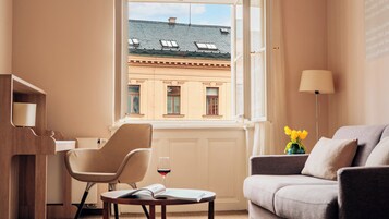 Suite Junior | Biancheria da letto ipoallergenica, minibar, una cassaforte in camera