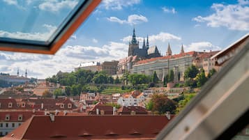 Prague Castle View Suite | 1 hálószoba, hipoallergén ágynemű, minibár és széf a szobában