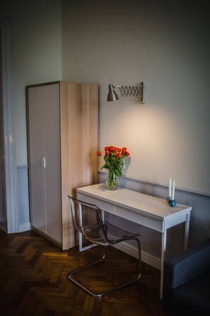 1 bedroom, in-room safe, desk, blackout curtains