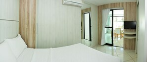1 bedroom, in-room safe, individually decorated, individually furnished