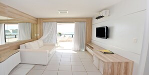 精緻公寓 (Triple) | 客廳 | 平面電視