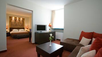 Family Room | Living room | TV