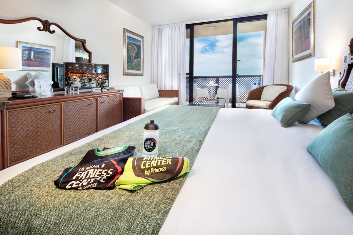 1 bedroom, premium bedding, minibar, desk