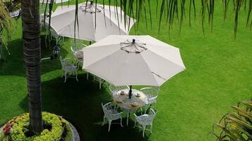 Se sirven desayunos, comidas y cocina mexicana