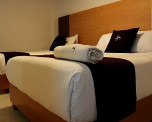 Junior Room, 1 Bedroom | Premium bedding, down comforters, in-room safe, iron/ironing board - Maria Sofia (San Pedro Cholula)