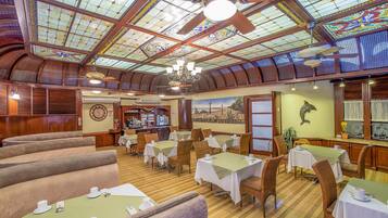 TĂ€gliches inbegriffenes einheimisches FrĂŒhstĂŒck