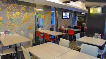 Breakfast, lunch, dinner served; Indian cuisine