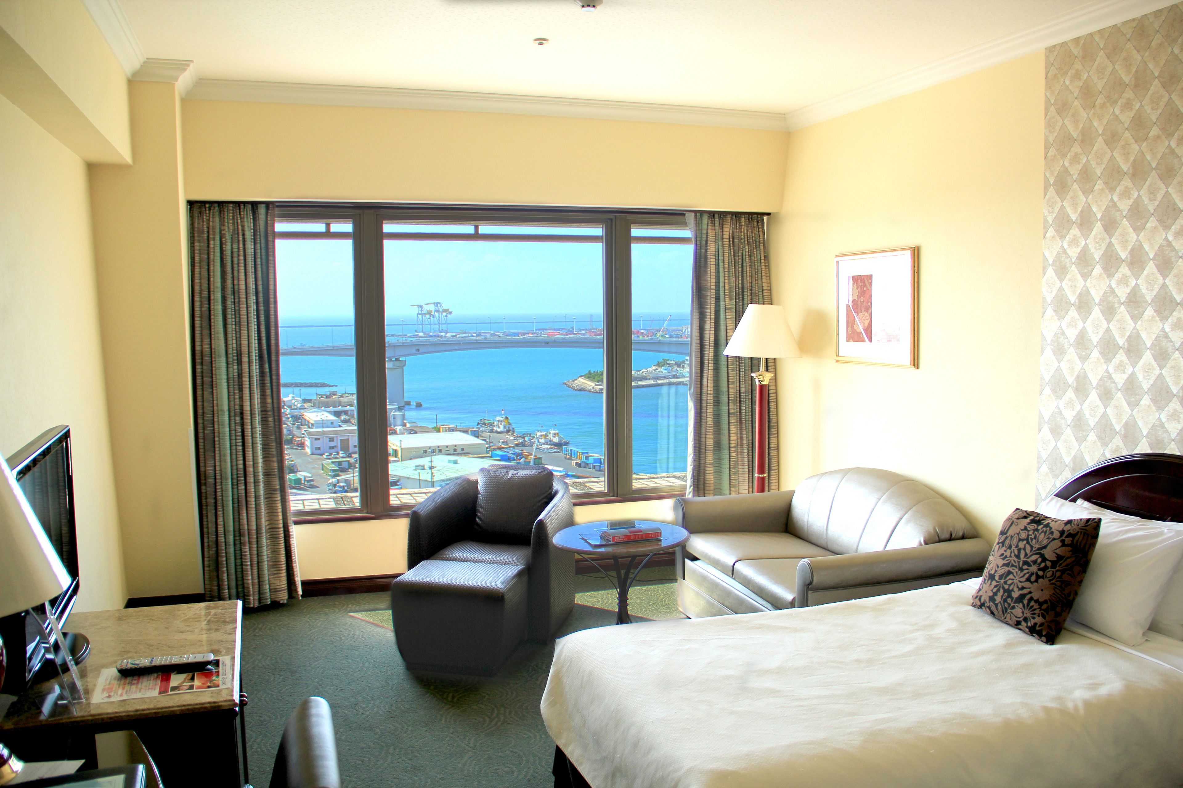 standard twin room, 2 single beds, partial ocean view | view from room