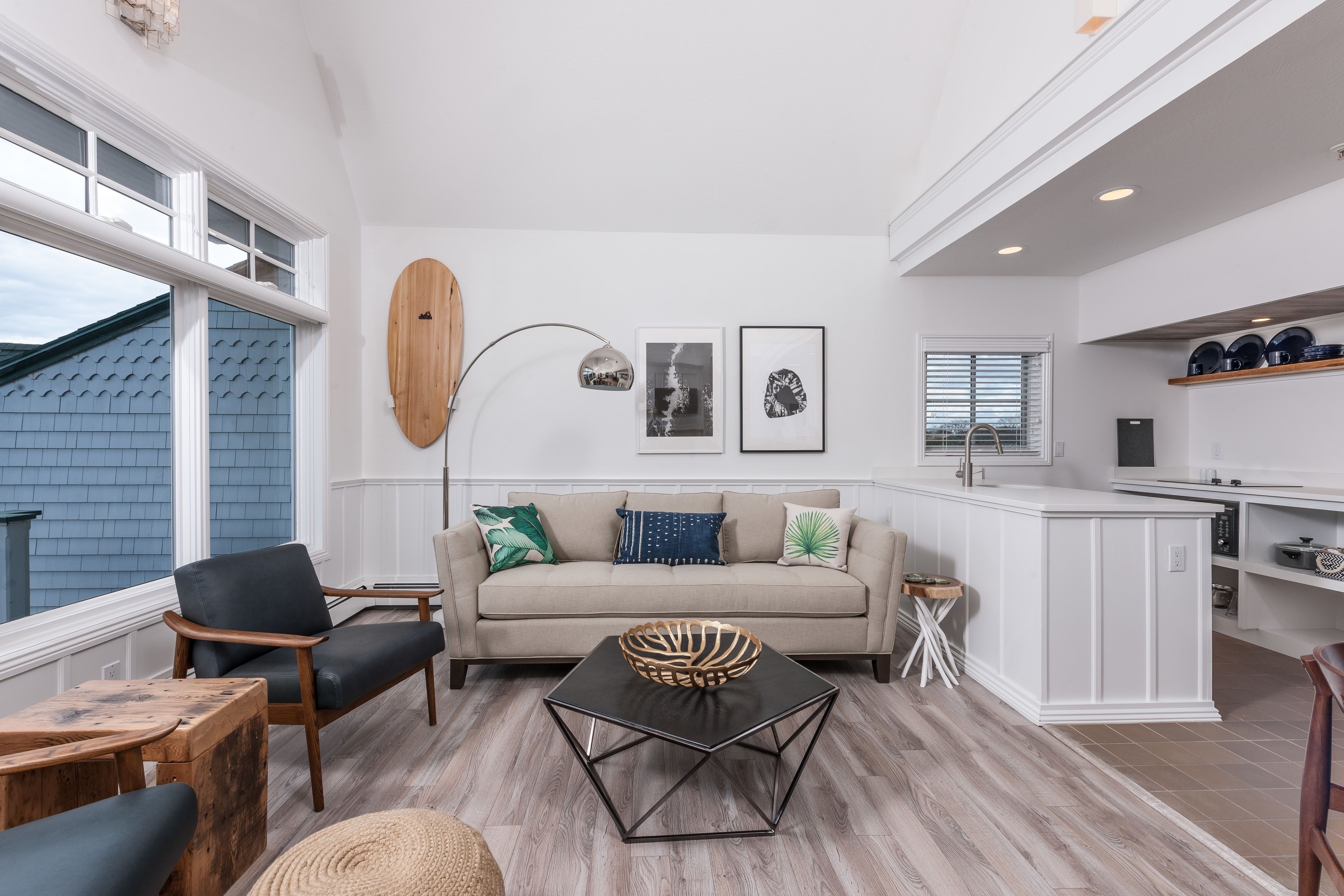 2 Bedroom Townhouse | Living area | 44-inch flat-screen TV with cable channels, TV