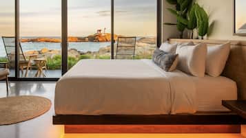 1 bedroom, premium bedding, pillow-top beds, in-room safe