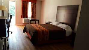 Room, 1 Queen Bed, Non Smoking | Free WiFi - Galaxy Inn Dallas (Dallas)