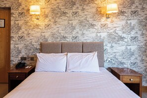 Riverview Double Room | 客室ごとに異なる装飾、客室ごとに異なるインテリア、デスク、ノートパソコン用作業スペース