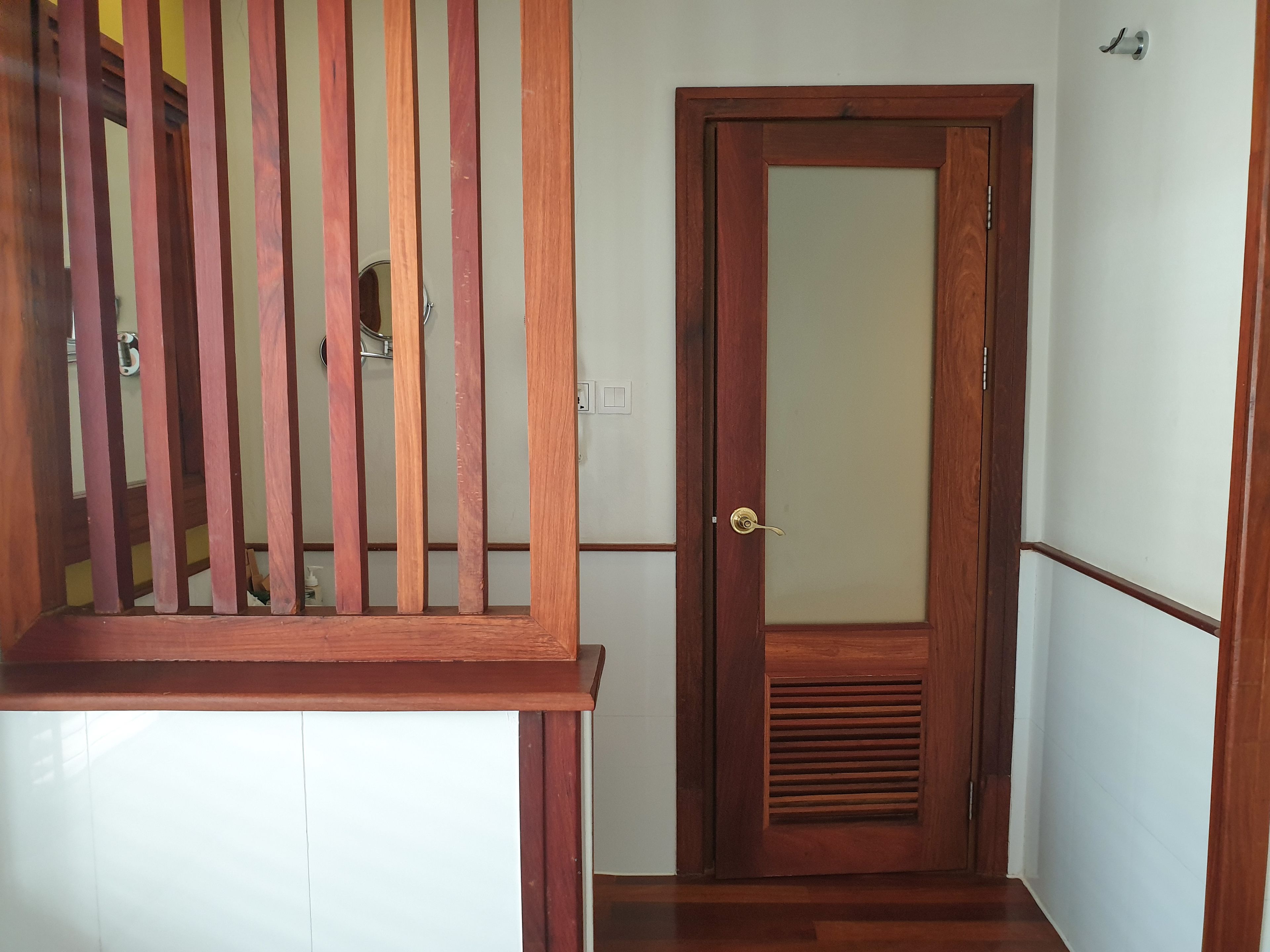 deluxe double room | bathroom | separate bathtub and shower, free toiletries, hair dryer, bathrobes