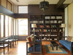 Library - Le Palais Juliana (Luang Prabang)