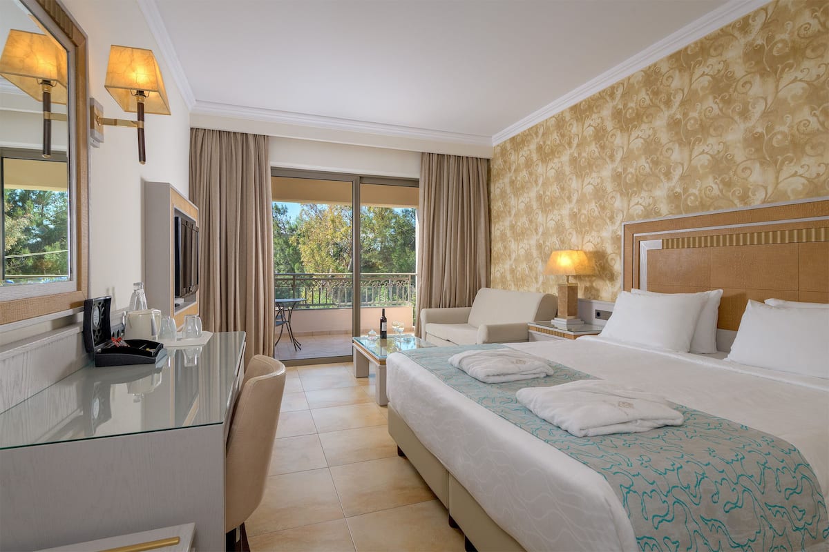 superior room, garden view | 2 bedrooms, hypo-allergenic bedding, minibar, in-room safe