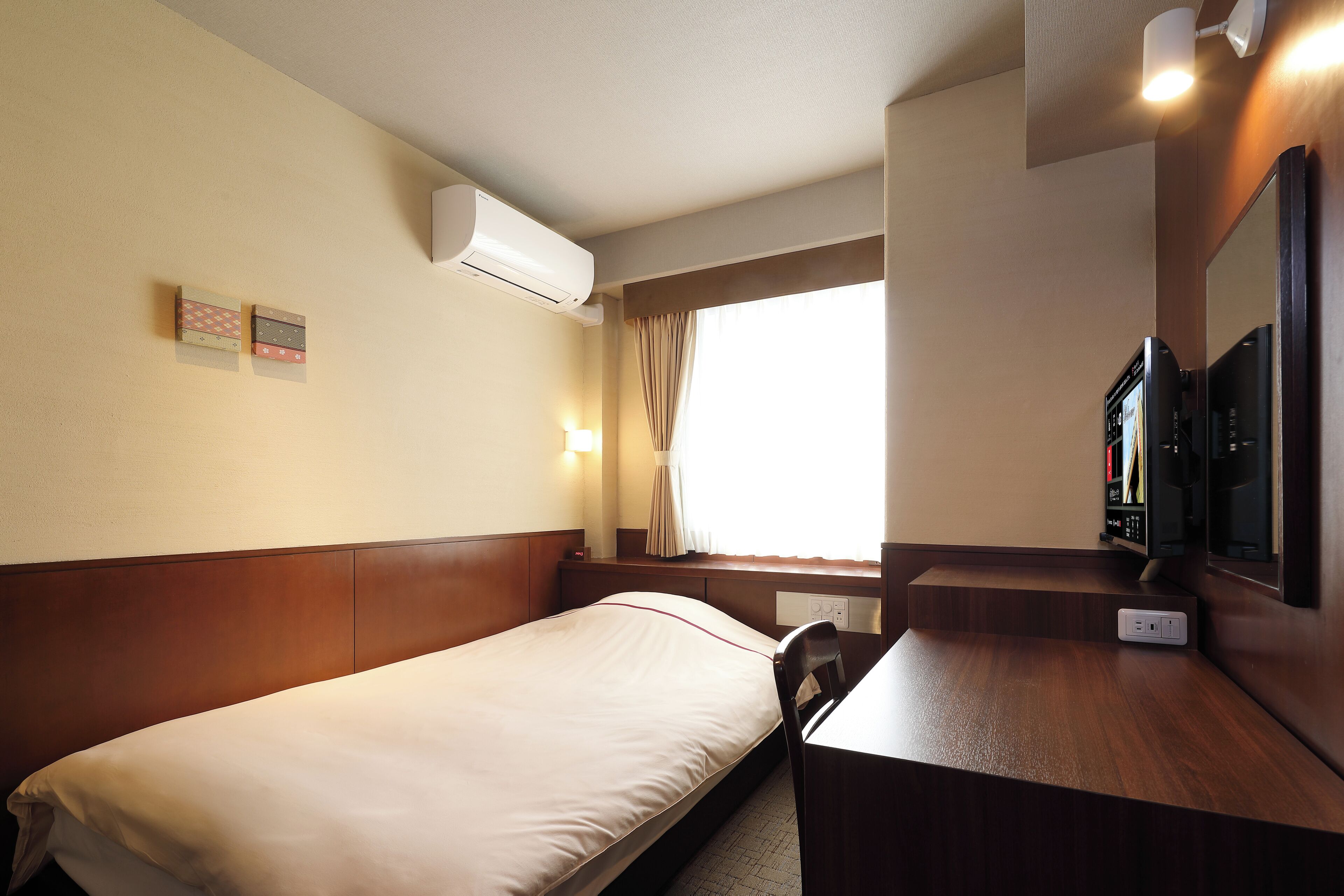 Standard-Einzelzimmer, Raucher (Semi-Double Room)