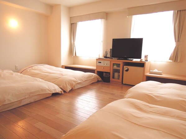 Family Room (4 Japanese Futons) - Okayama View Hotel (Okayama)