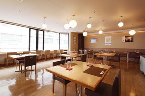 Breakfast, lunch and dinner served - Okayama View Hotel (Okayama)
