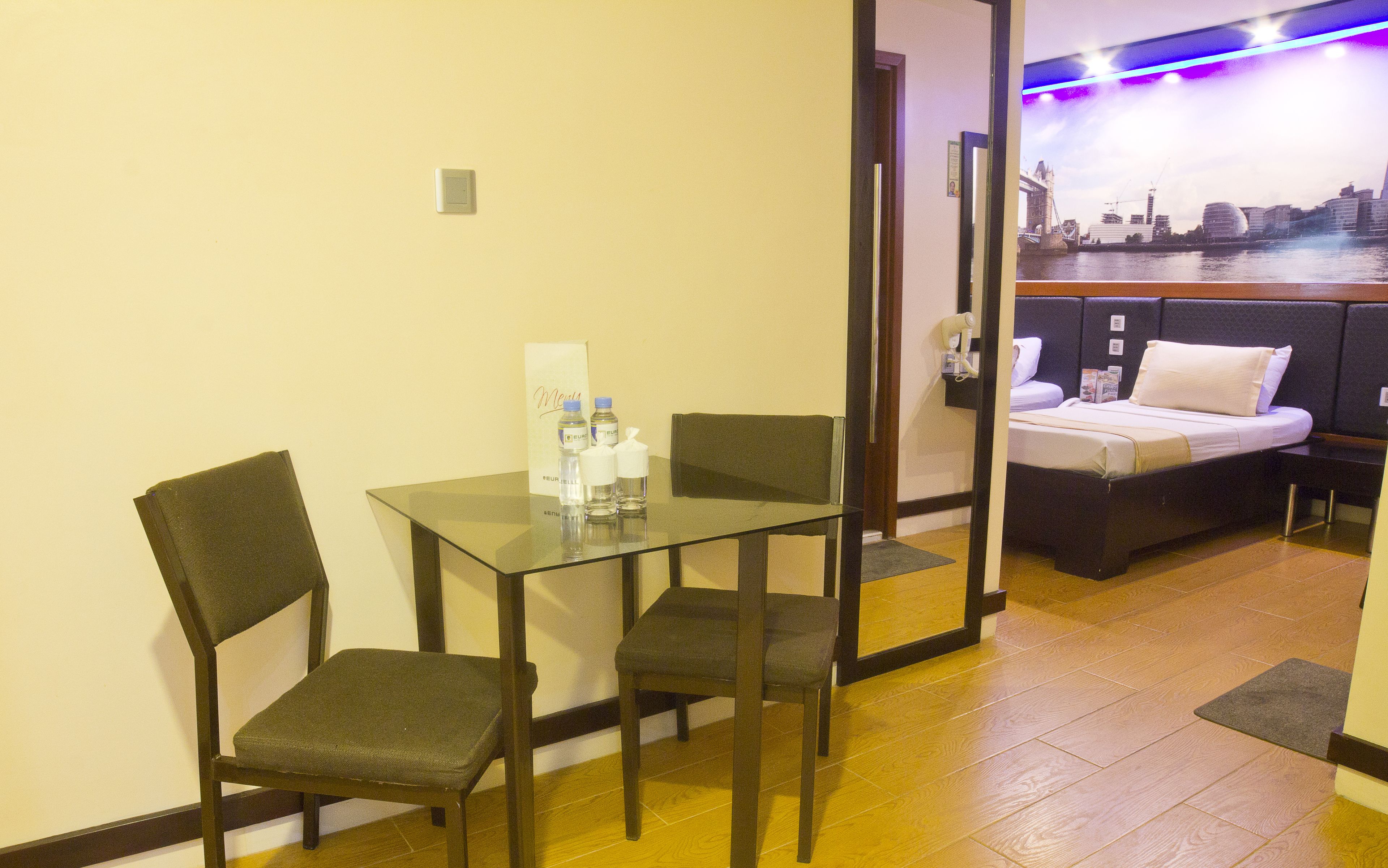 Foto - Eurotel Makati