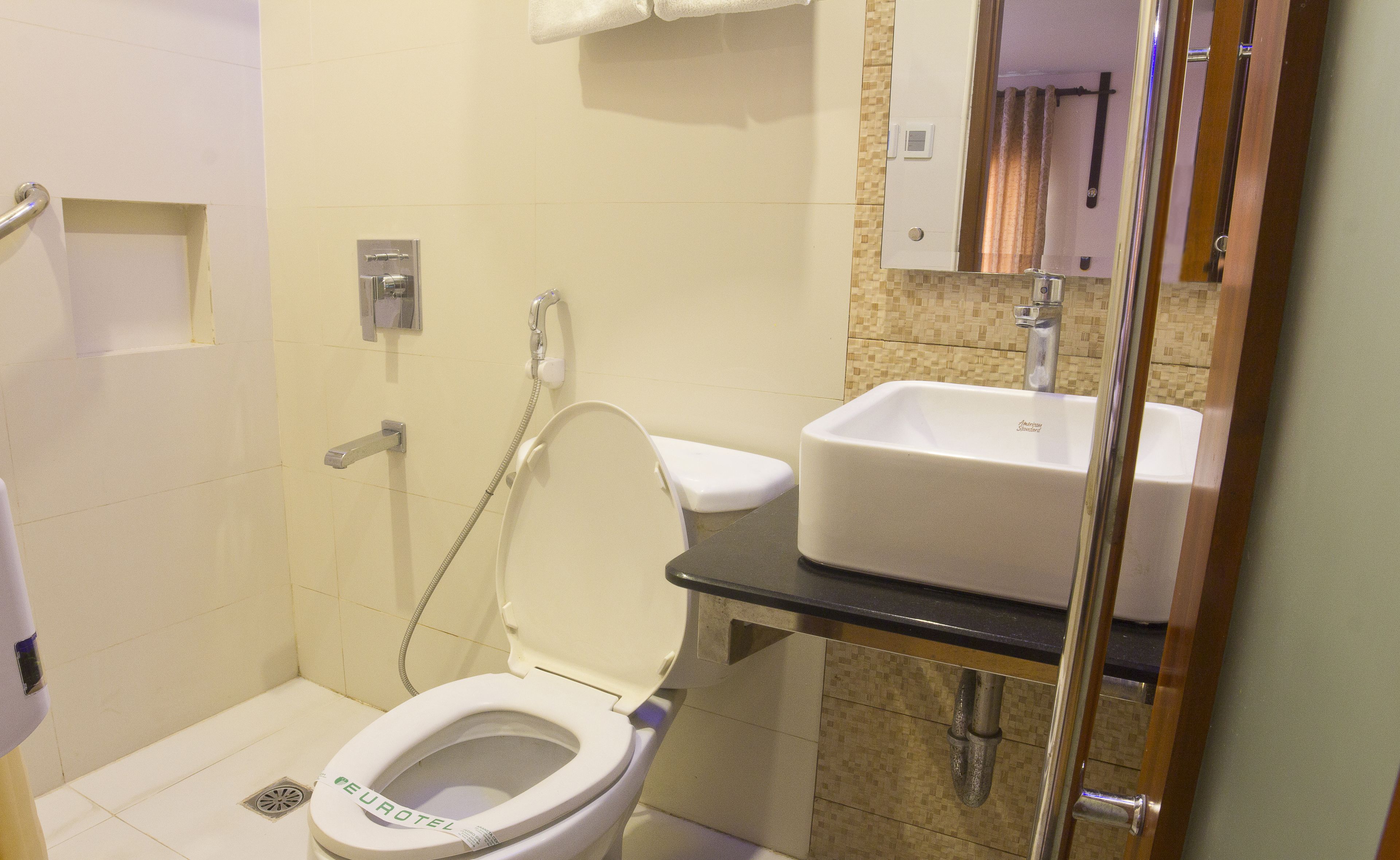 Foto - Eurotel Makati