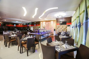 Breakfast area - Eurotel Makati (Makati)