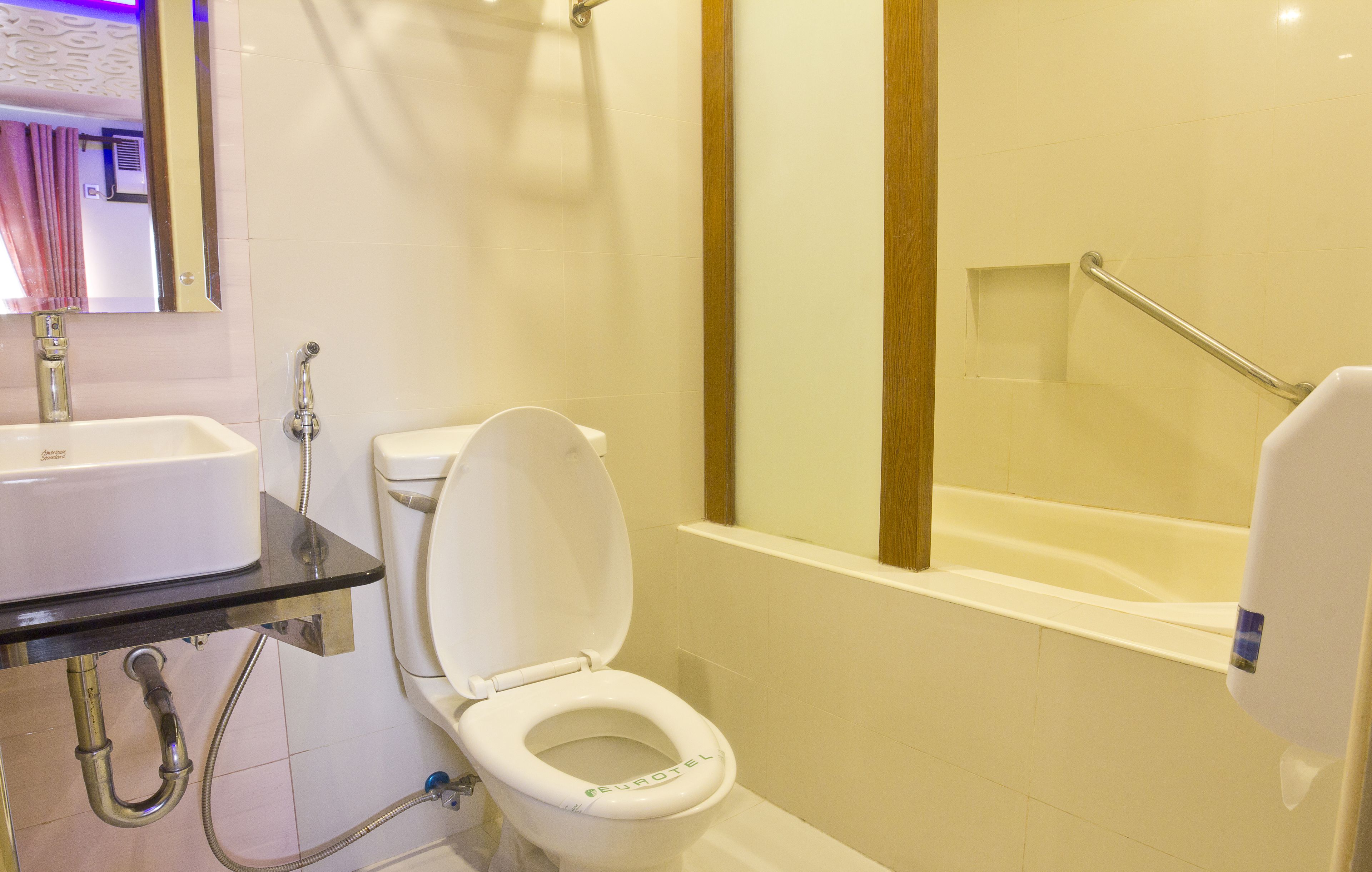 Foto - Eurotel Makati