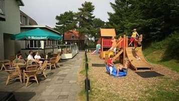 室外兒童遊樂區