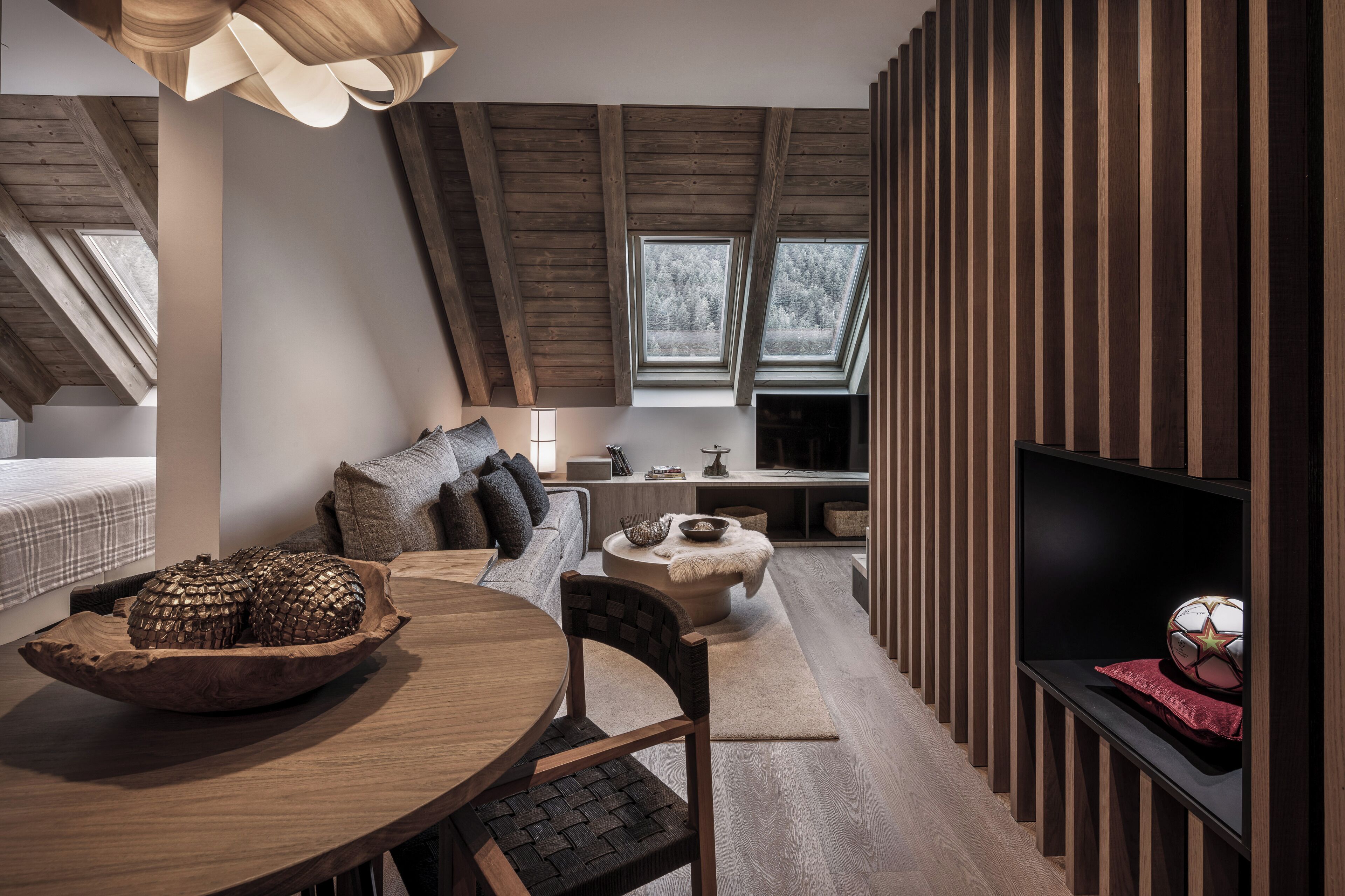 Minibar, free WiFi, bed sheets