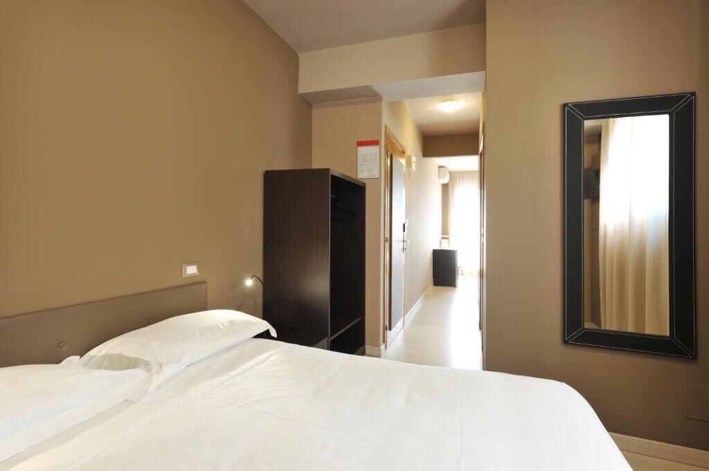 Junior Suite | Minibar, soundproofing, free WiFi, bed sheets