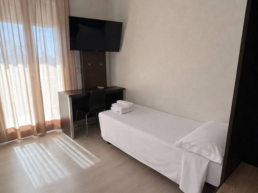 Economy Single Room