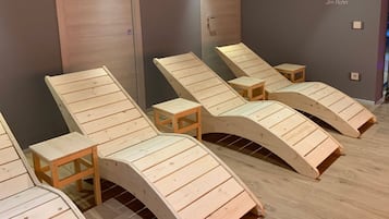 Sauna, body treatments, facials, massages