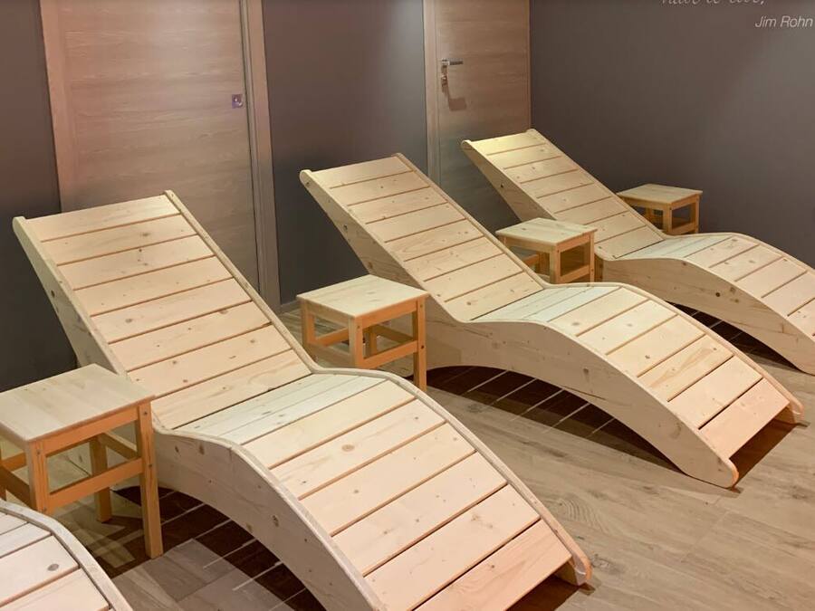 Sauna, vartalohoitoja, kasvohoitoja, hierontapalveluita