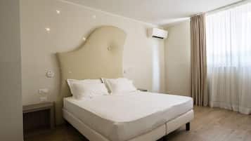 Deluxe Double Room | Minibar, soundproofing, free WiFi, bed sheets