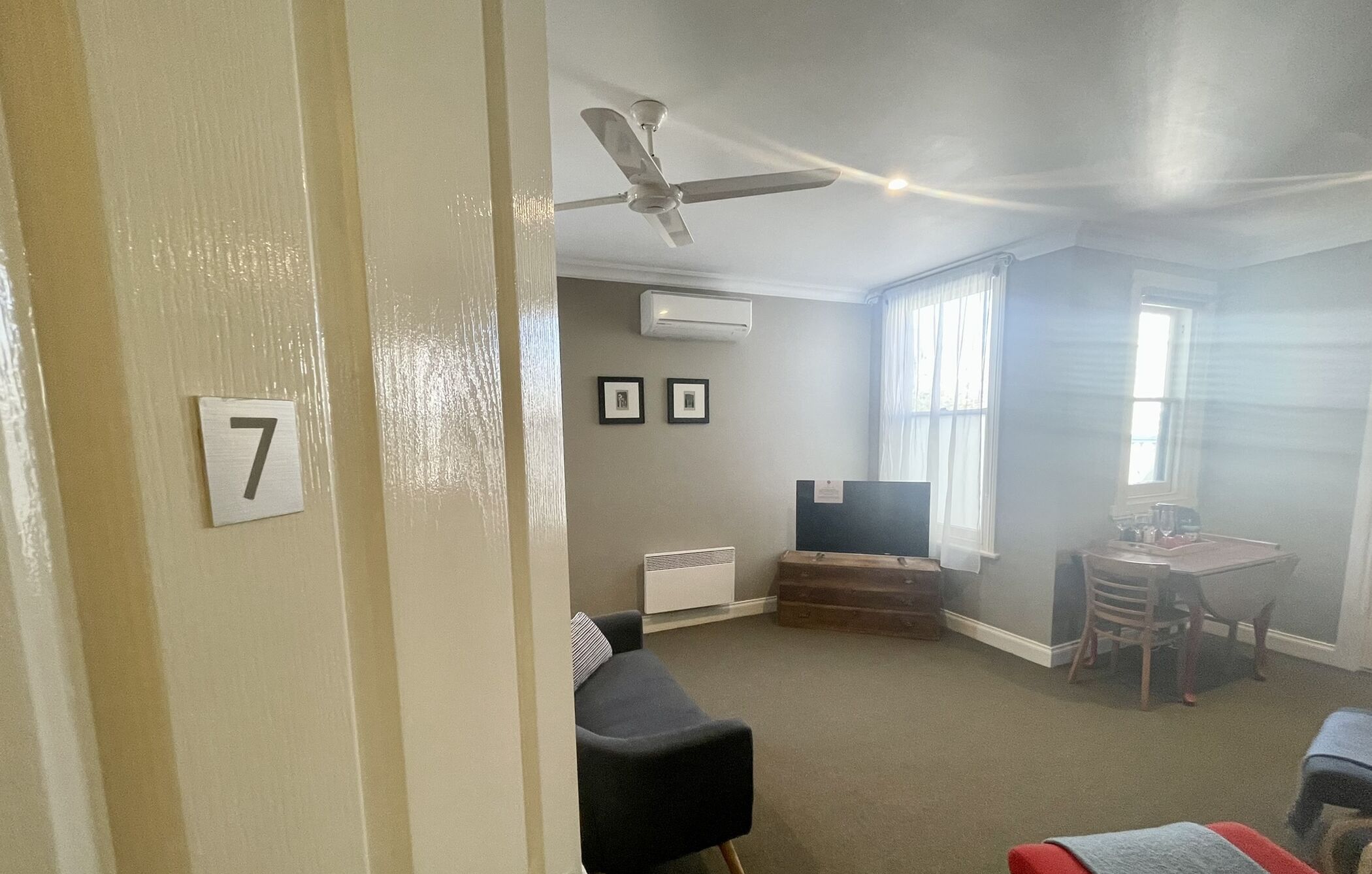 standard room (large) | individually decorated, individually furnished, iron/ironing board