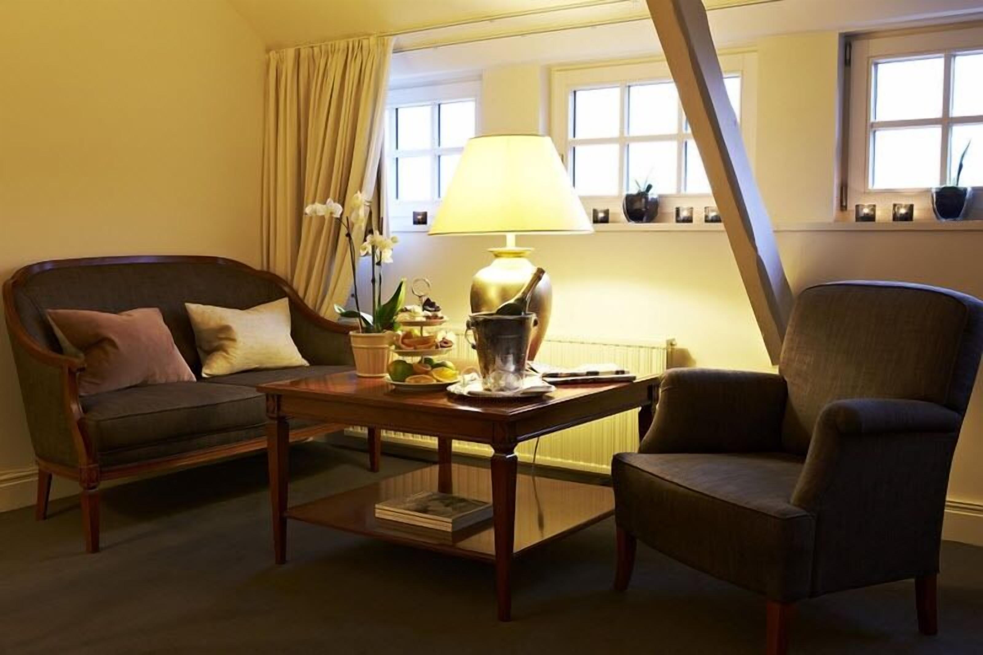 Suite, 1 kamar tidur | Area keluarga | Televisi 26-inci dengan saluran TV kabel