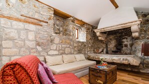 Comfort Apartment, Multiple Beds, Kitchen | Living room | TV - Apartments Martecchini (Dubrovnik)