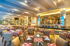 International cuisine - Hotel Horison Ultima Makassar (Makassar)