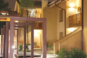 Exterior detail - Bombyx Inn (Bergamo)