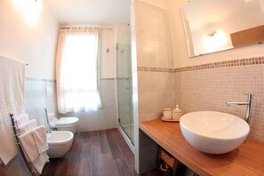 Bathroom - Bombyx Inn (Bergamo)