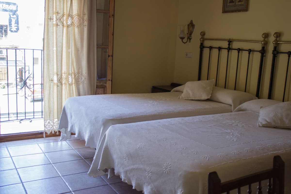 Cribs (free), rollaway beds (surcharge), WiFi (free)