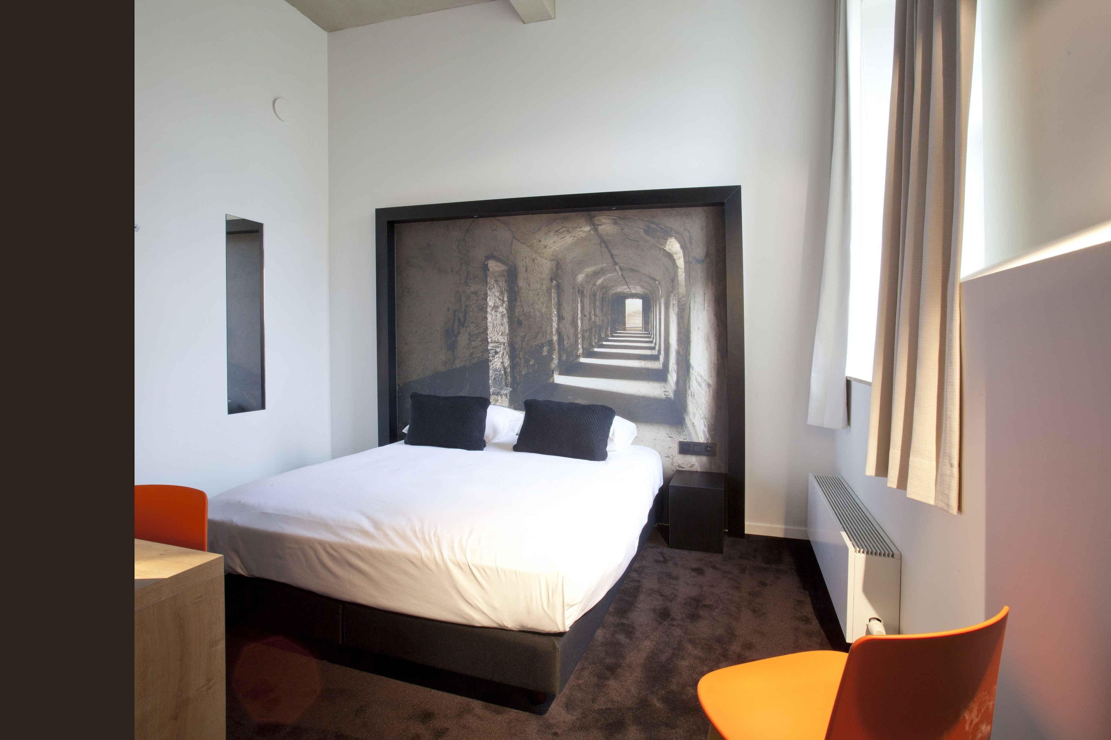 minibar, desk, free cots/infant beds, free wifi