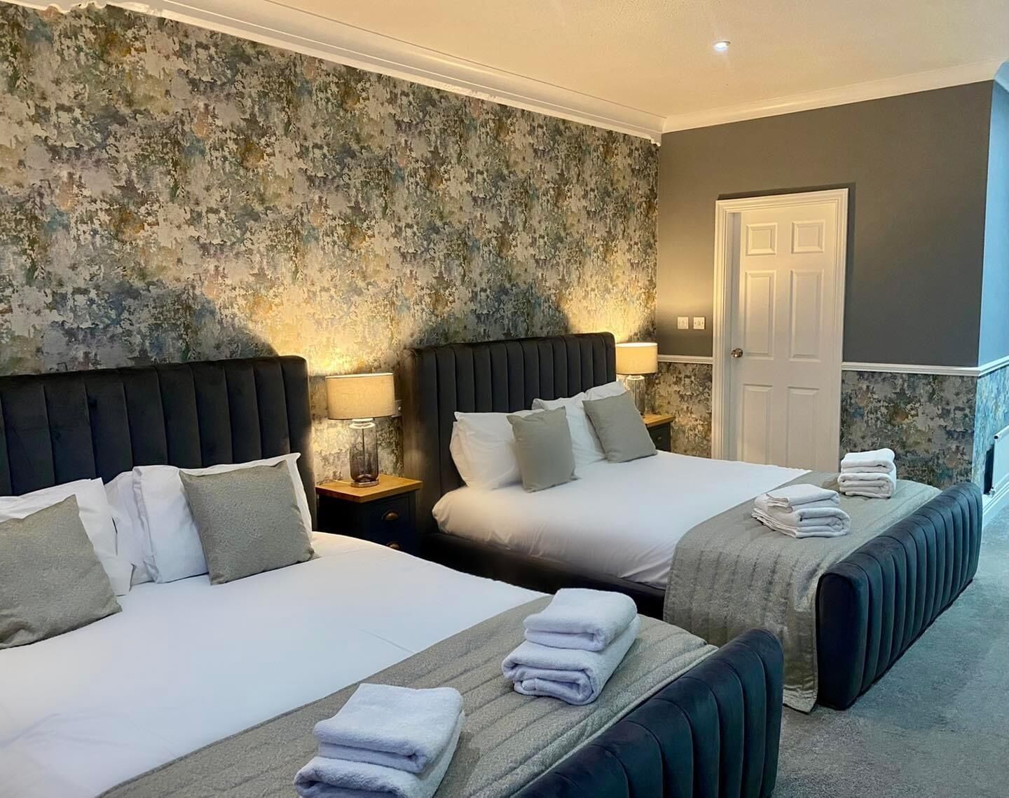 family room | desk, iron/ironing board, free cots/infant beds, rollaway beds