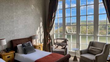 Superior Twin kamer | Een bureau, een strijkplank/strijkijzer, gratis babybedden