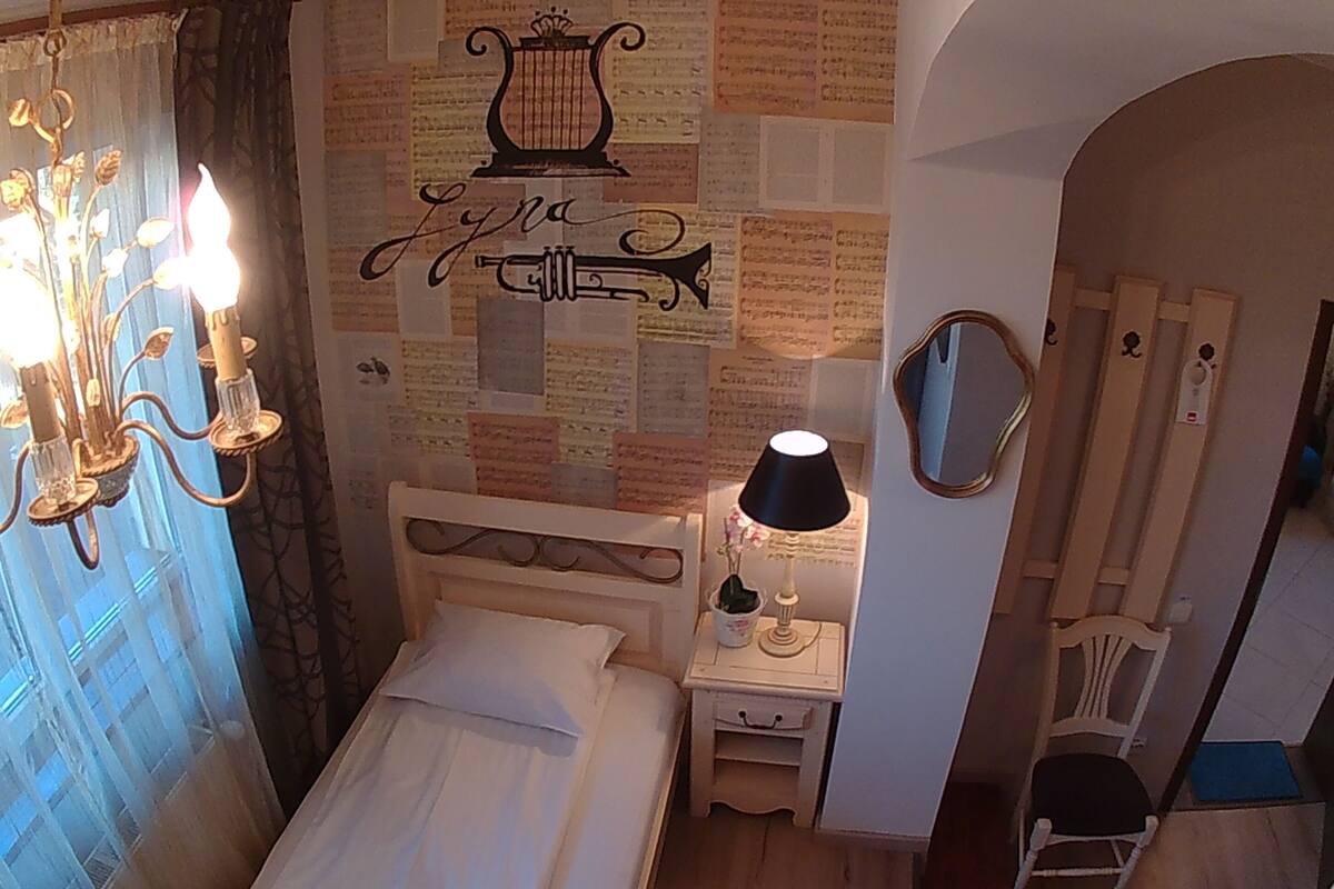 Single Room | Desk, soundproofing, iron/ironing board, free WiFi