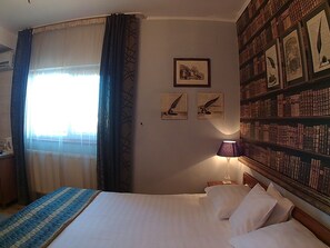 Double Room | Desk, soundproofing, iron/ironing board, free WiFi