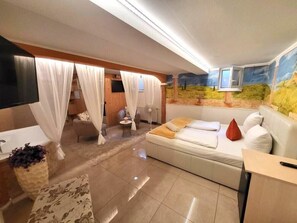 Desk, free WiFi, bed sheets - Penzion Janka (Brno)