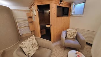 ロマンティック ルーム (Sauna for a fee) | デスク、WiFi (無料)、ベッドシーツ